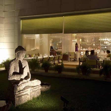 32Nd Milestone Hotel Gurgaon Exterior foto