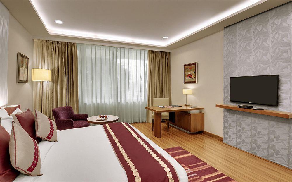 32Nd Milestone Hotel Gurgaon Exterior foto