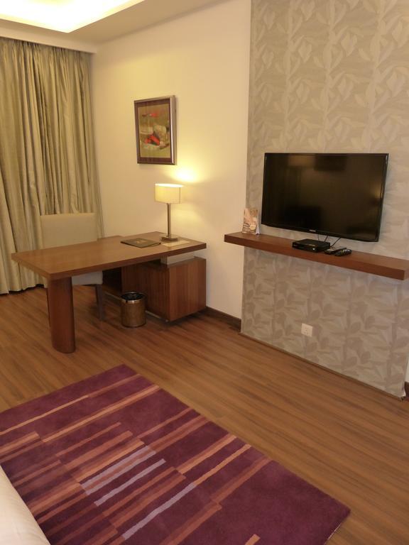 32Nd Milestone Hotel Gurgaon Habitación foto