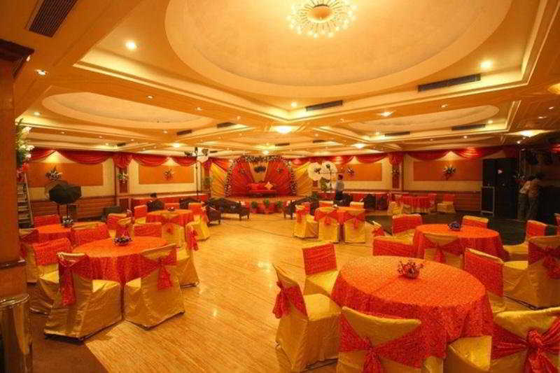 32Nd Milestone Hotel Gurgaon Restaurante foto
