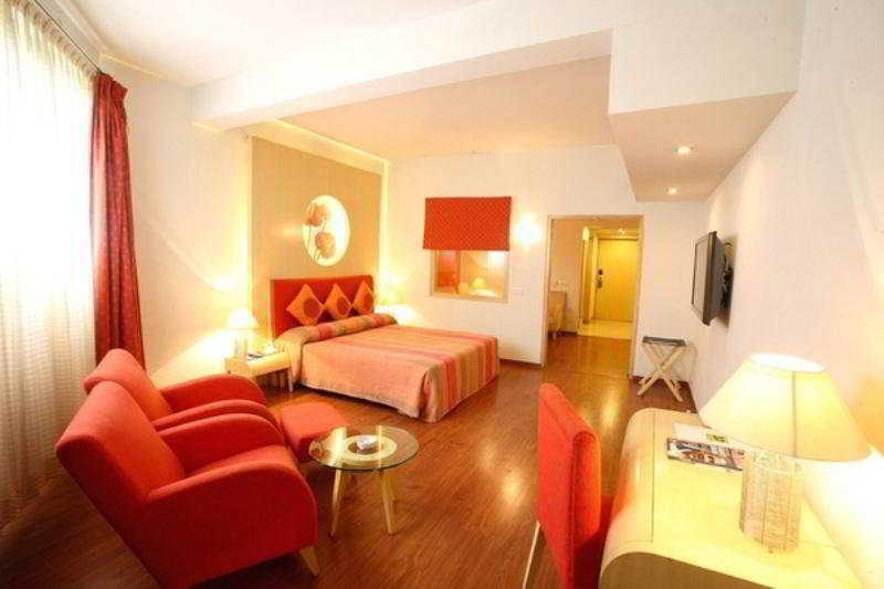 32Nd Milestone Hotel Gurgaon Habitación foto